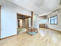 各部屋に収納を備え、住空間をすっきり保てます。