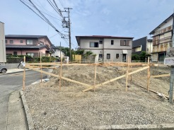 ゆったりくつろげるリビングで、家族団欒の時間がもっと楽しく、陽当たりも良くて気分も明るくなります。