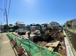 面道路の幅が広いことで、開放感があり、日当たりや風通しも良好な立地です。