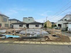 1号棟 車通りが少なく、落ち着いた環境なので、お子さまの外遊びや自転車の練習も安心。
