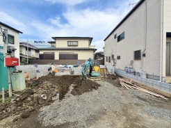 駐車2~3台可能な新築戸建てのご紹介になります。小田急小田原線「本厚木」駅徒歩23分の立地に位置した住宅です。きっとお写真では伝わらない良さがお分かりいただけます。